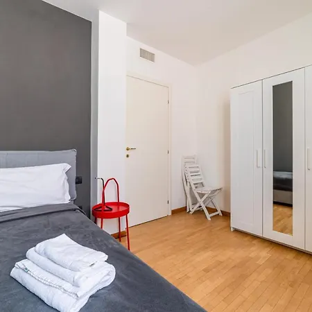 Guesthost - Officina7 Large Apartment