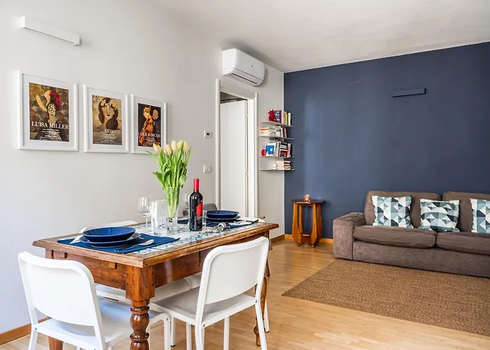 Guesthost - Officina7 Large Parma